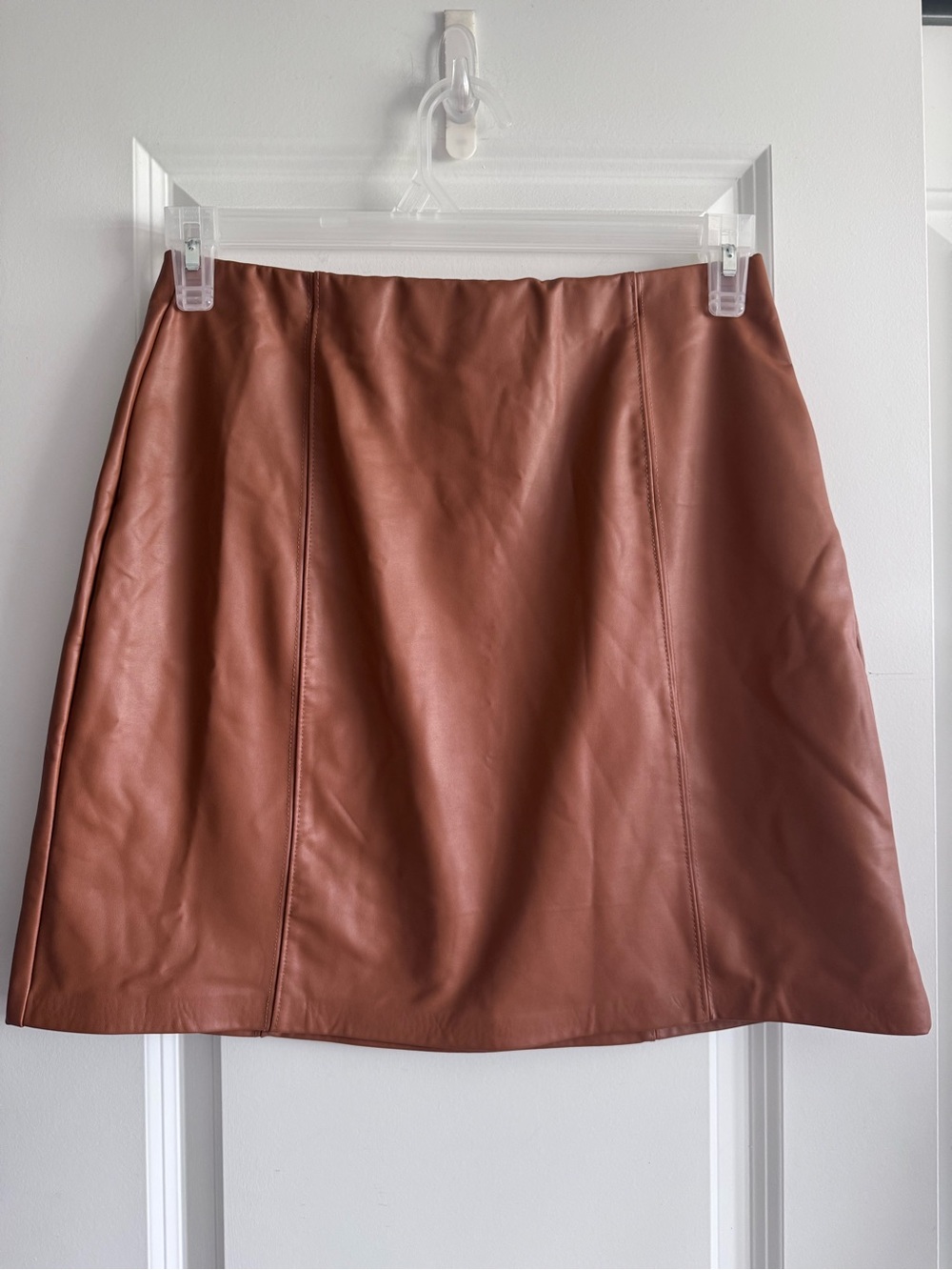 Olive & Oak Faux Leather A-Line Mini Skirt in Chestnut